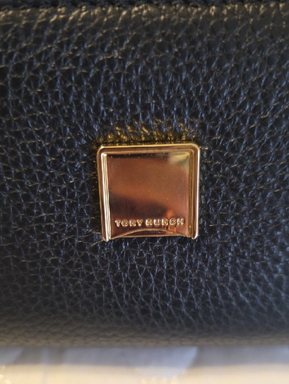 Tory Burch Black Leather Continental Wallet with Gold Logo Emblem - Picture 5 of 6
